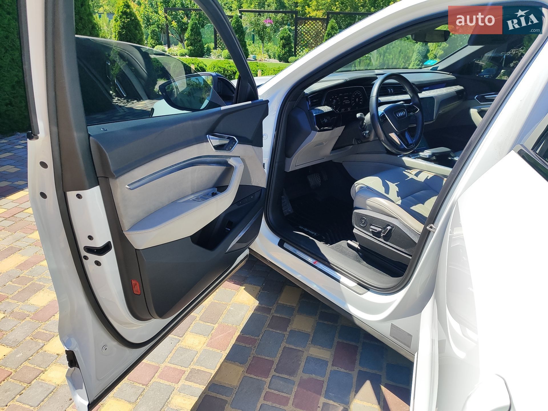 Audi e-tron 2022 VIN WA1VABGE0NB023493 фото оголошення 31 з 35