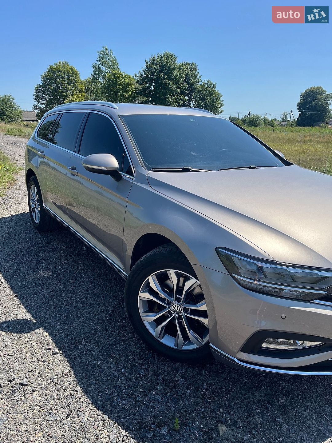 Volkswagen Passat 2019 VIN WVWZZZ3CZLE042463 фото оголошення 14 з 20