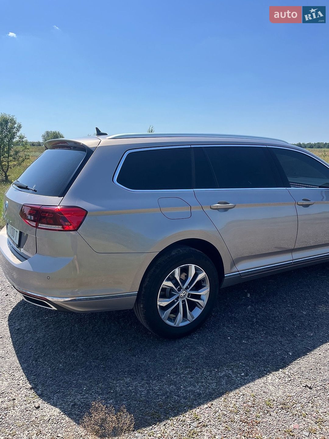 Volkswagen Passat 2019 VIN WVWZZZ3CZLE042463 фото оголошення 16 з 20