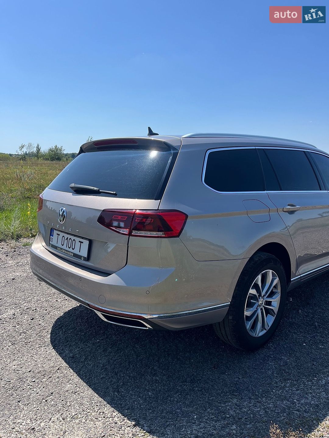 Volkswagen Passat 2019 VIN WVWZZZ3CZLE042463 фото оголошення 17 з 20