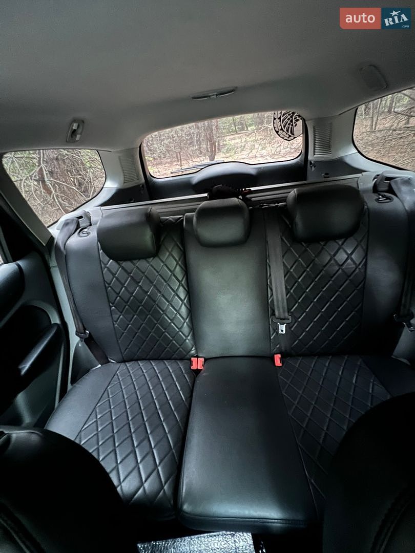 Ford Focus 2010 VIN WF0SXXGCDSAP57001 фото оголошення 17 з 22