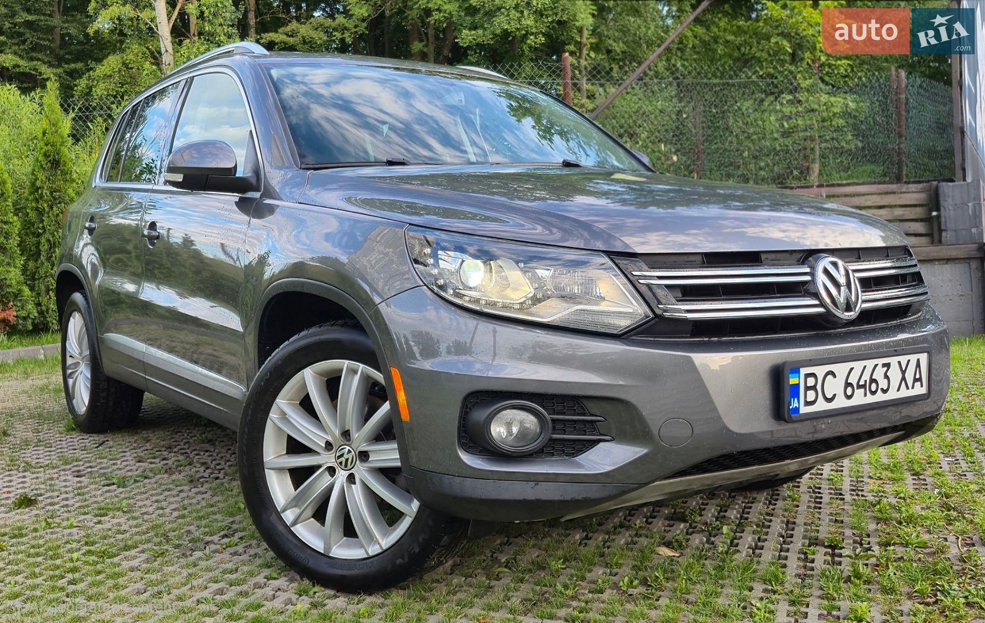 Volkswagen Tiguan 2015 VIN WVGBV7AX0GW562000 фото оголошення 2 з 24
