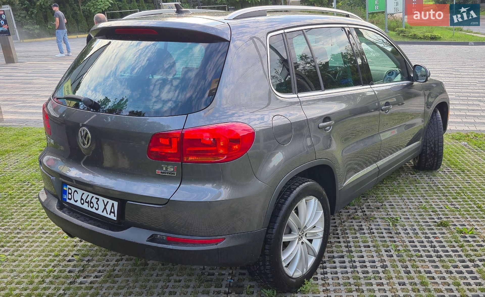 Volkswagen Tiguan 2015 VIN WVGBV7AX0GW562000 фото оголошення 7 з 24