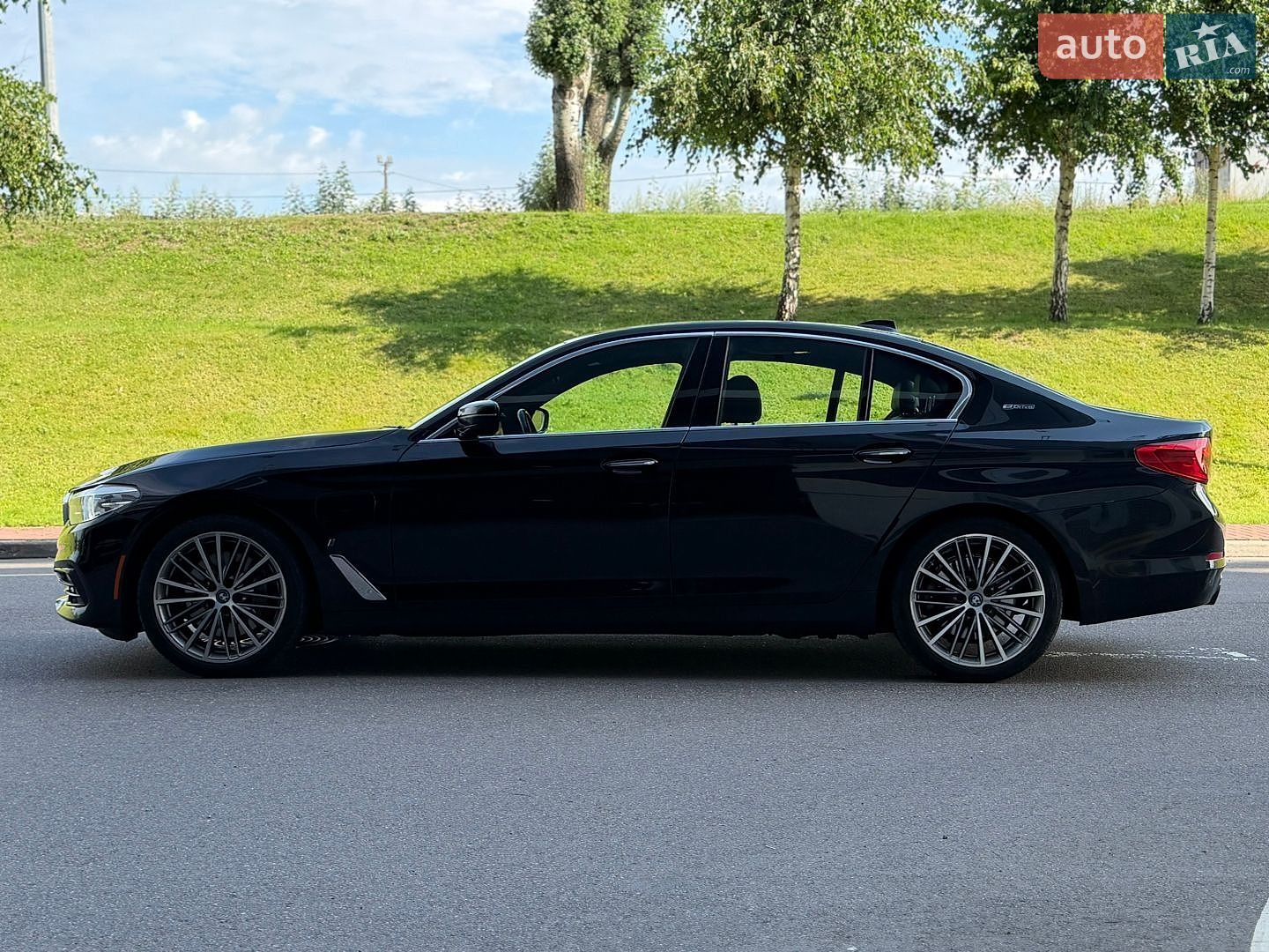 BMW 5 Series 2017 VIN WBAJB1C57JG624119 фото оголошення 5 з 21