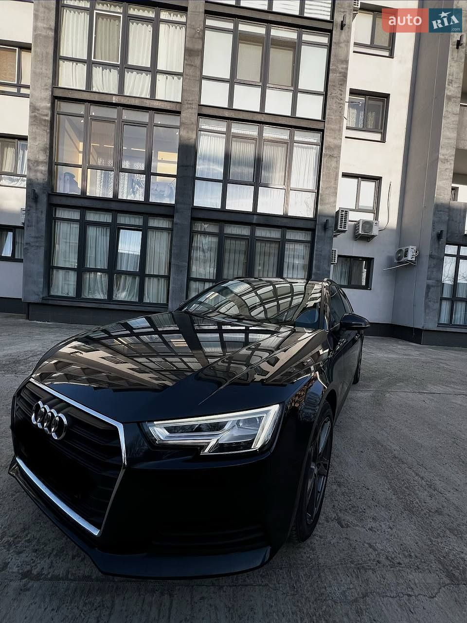 Audi A4 2018 VIN WAUZZZF45JA142221 фото оголошення 8 з 10
