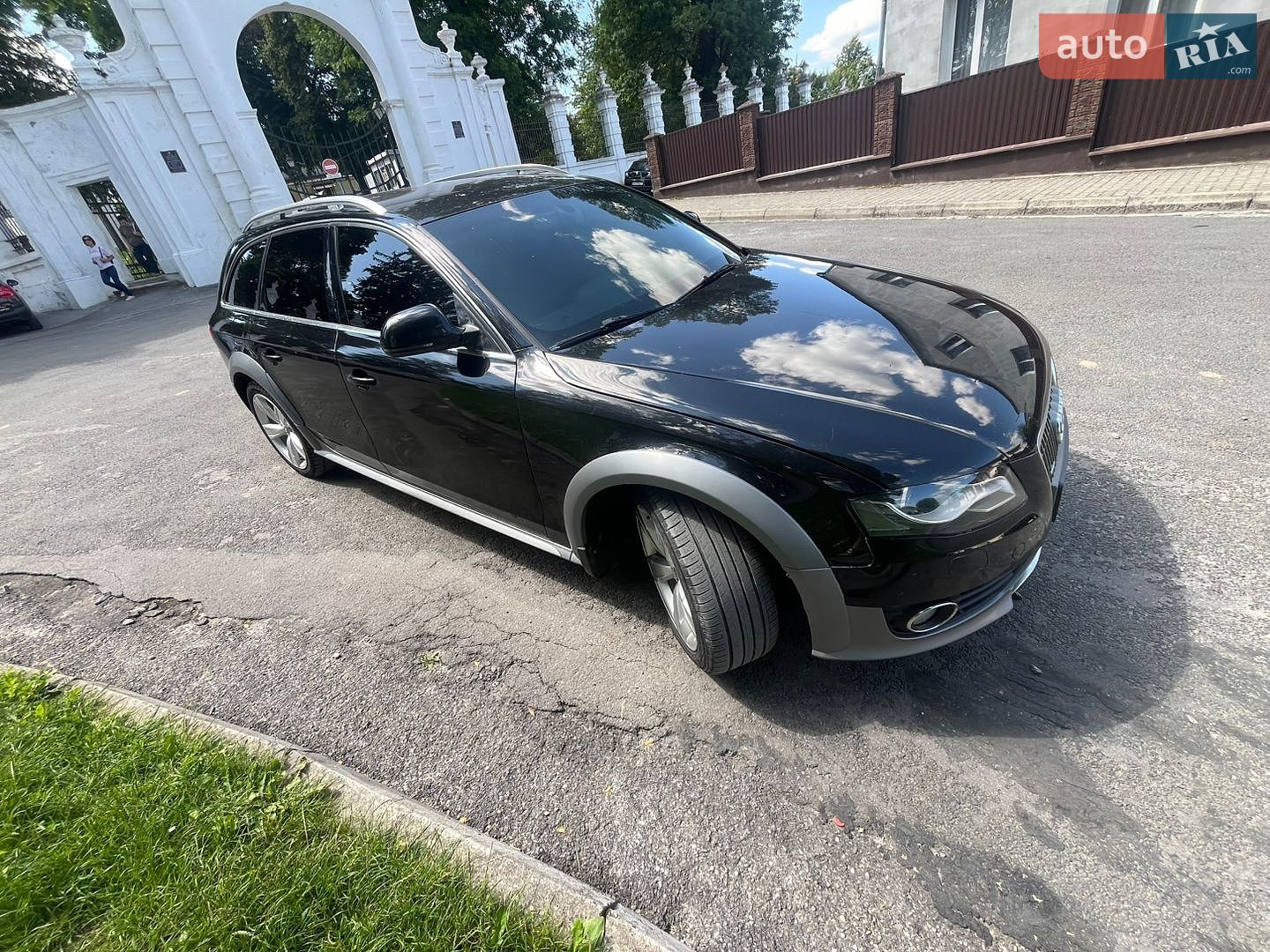 Audi A4 Allroad 2011 VIN WAUZZZ8K5BA123875 фото оголошення 2 з 11