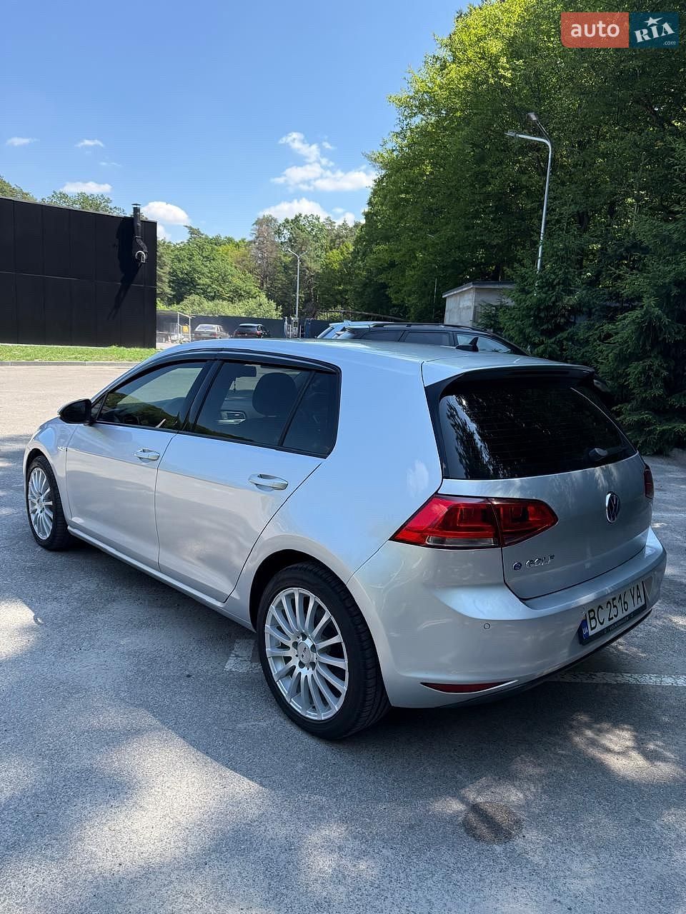 Volkswagen e-Golf 2015 VIN WVWKP7AU2FW905652 фото оголошення 6 з 23