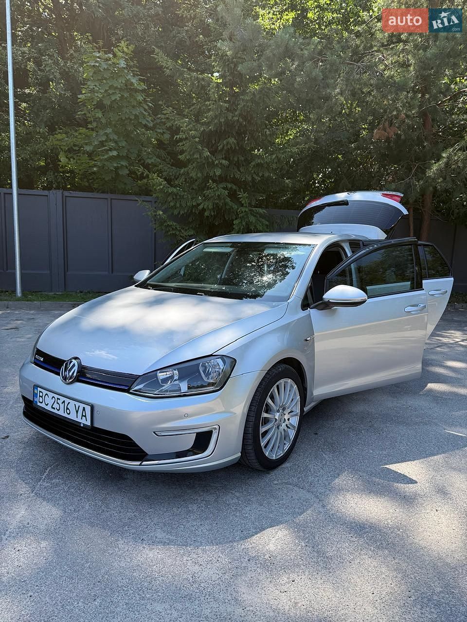 Volkswagen e-Golf 2015 VIN WVWKP7AU2FW905652 фото оголошення 3 з 23