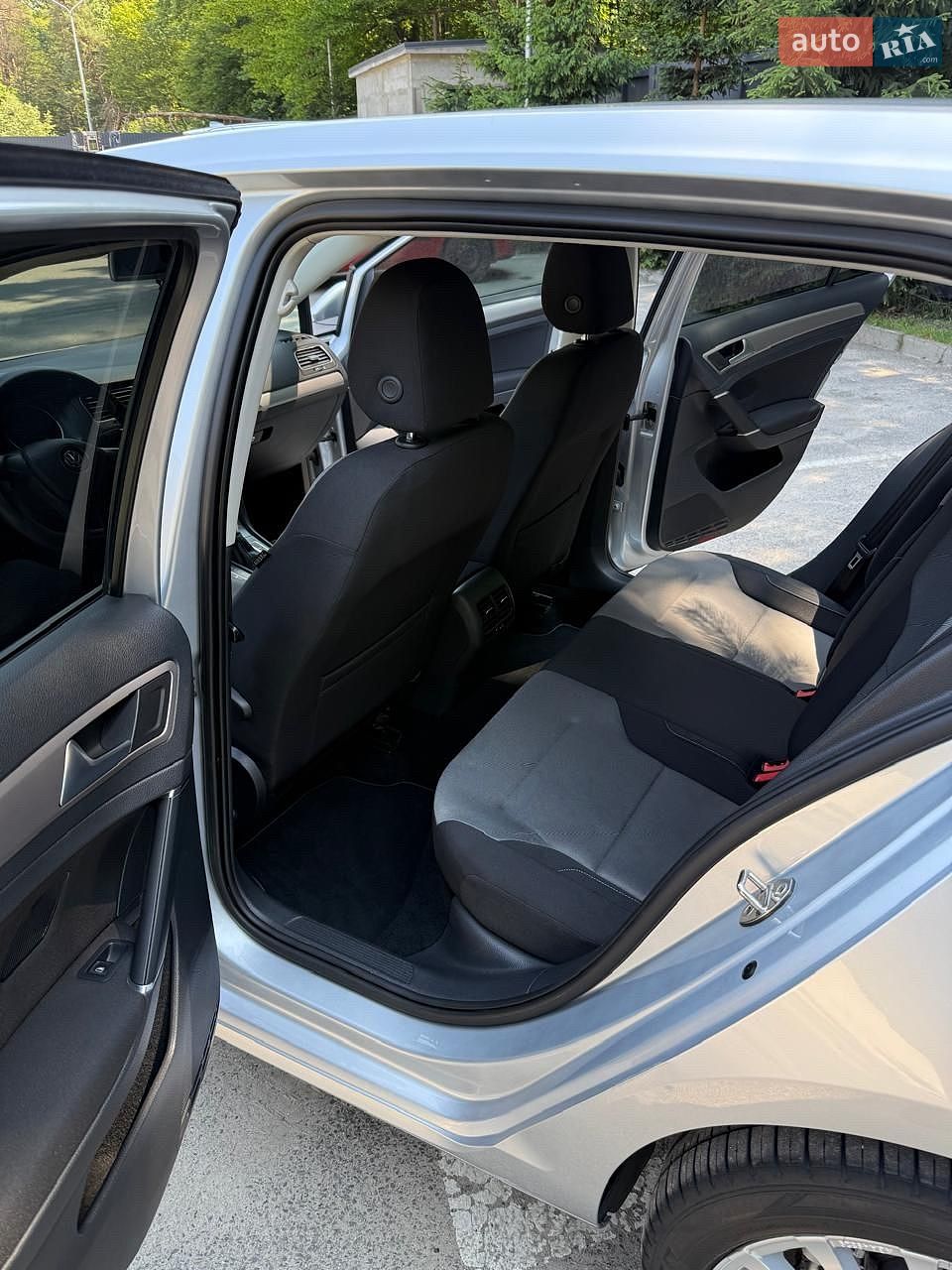 Volkswagen e-Golf 2015 VIN WVWKP7AU2FW905652 фото оголошення 10 з 23