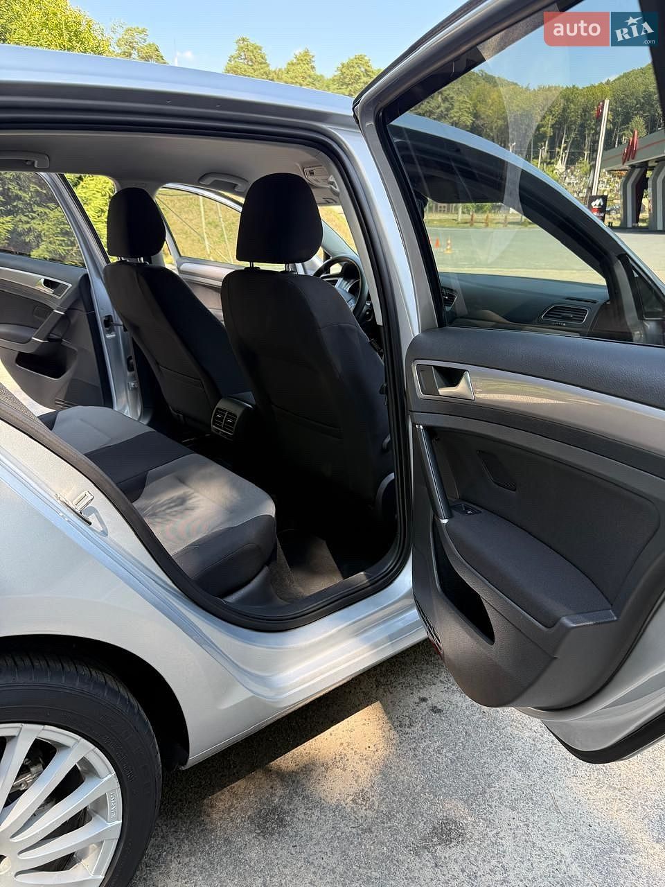 Volkswagen e-Golf 2015 VIN WVWKP7AU2FW905652 фото оголошення 12 з 23