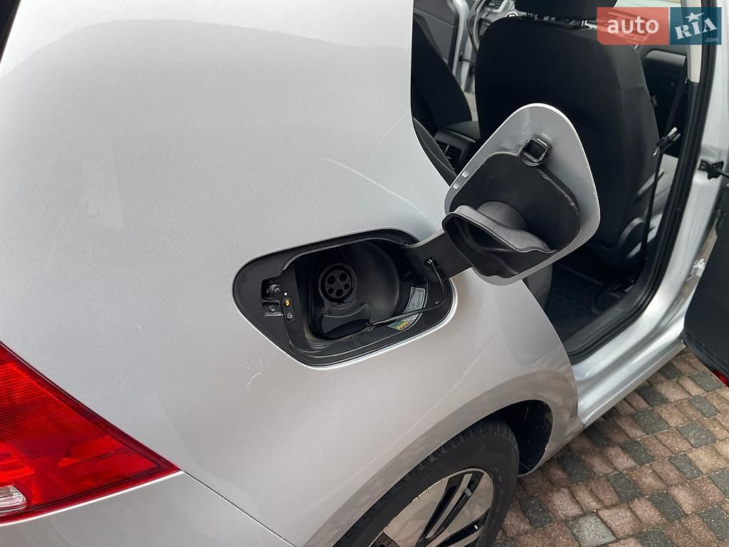 Volkswagen e-Golf 2015 VIN WVWKP7AU2FW905652 фото оголошення 21 з 23