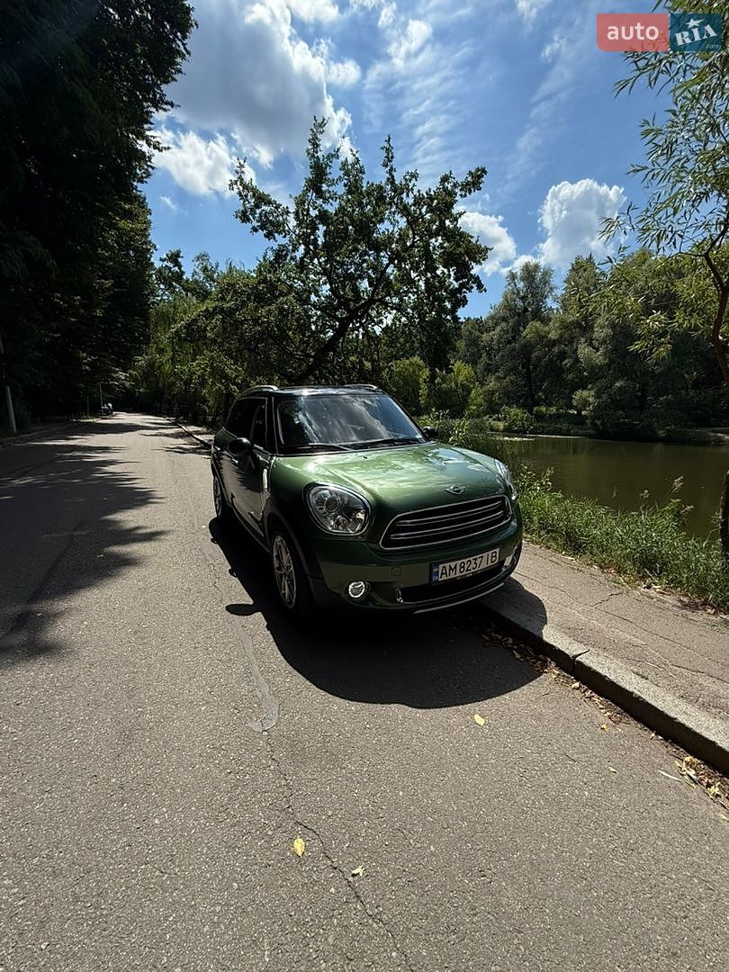 MINI Countryman 2015 VIN WMWXD5107FWT60965 фото оголошення 4 з 26