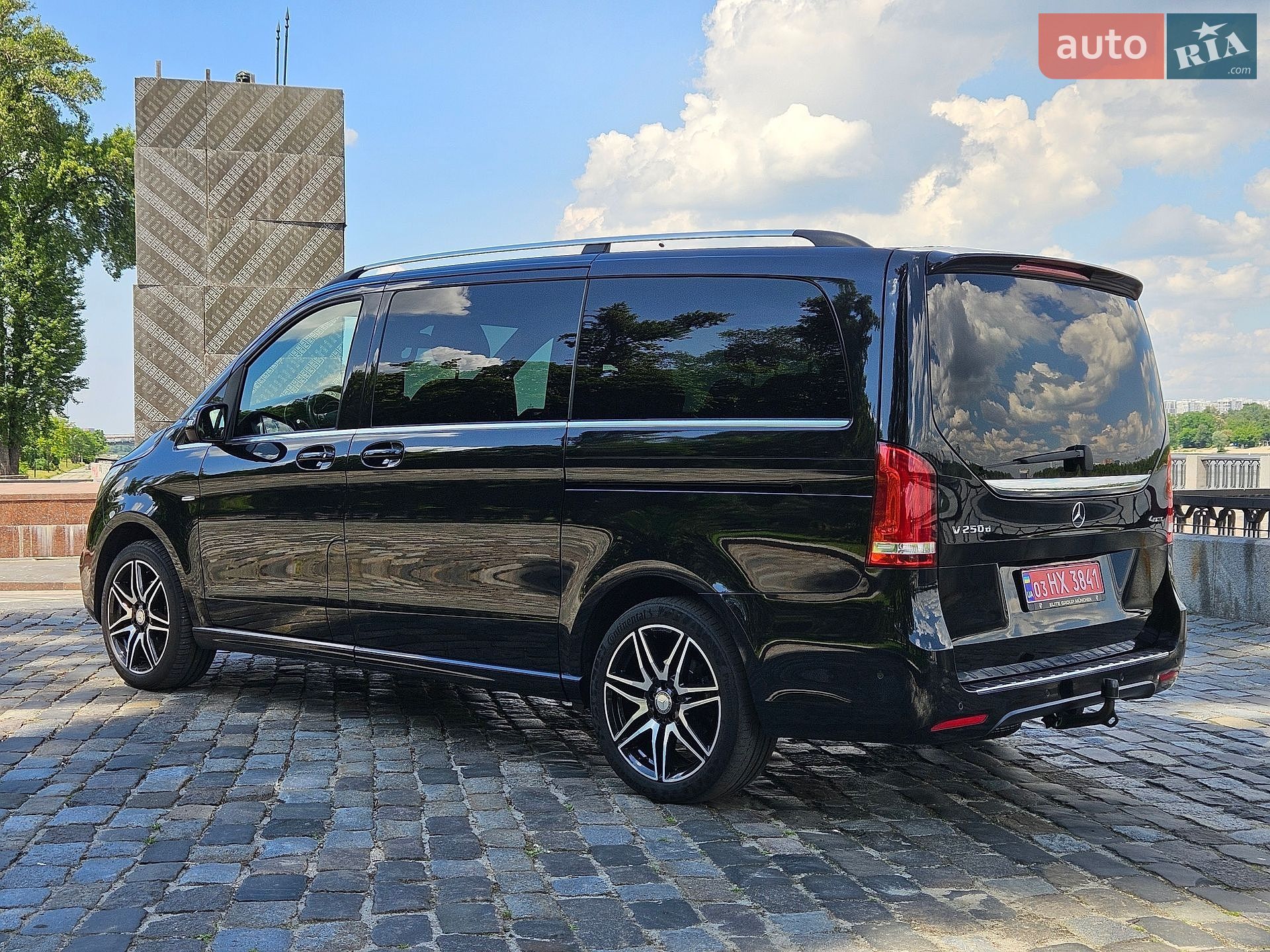 Mercedes-Benz V-Class 2017 VIN WDF44781313349293 фото оголошення 2 з 40