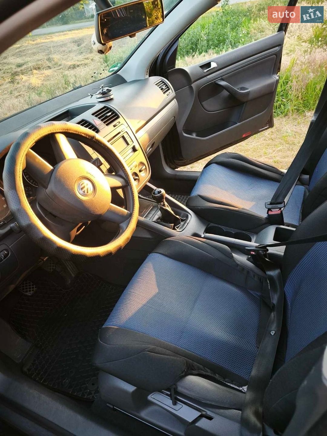 Volkswagen Golf 2004 VIN WVWZZZ1KZ5W016721 фото оголошення 5 з 5