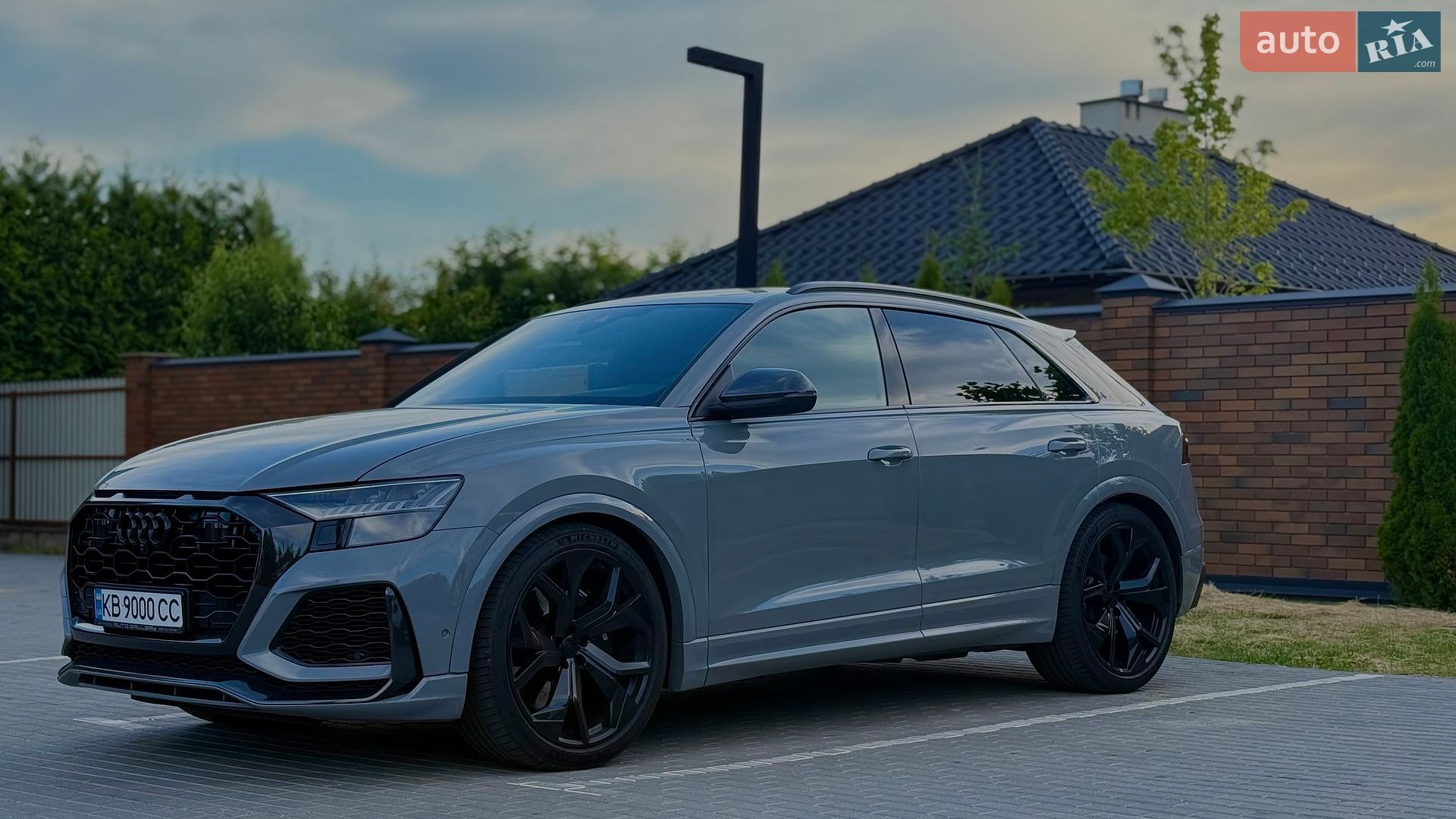 Audi RS Q8 2021 VIN WUAZZZF14ND011006 фото оголошення 2 з 30