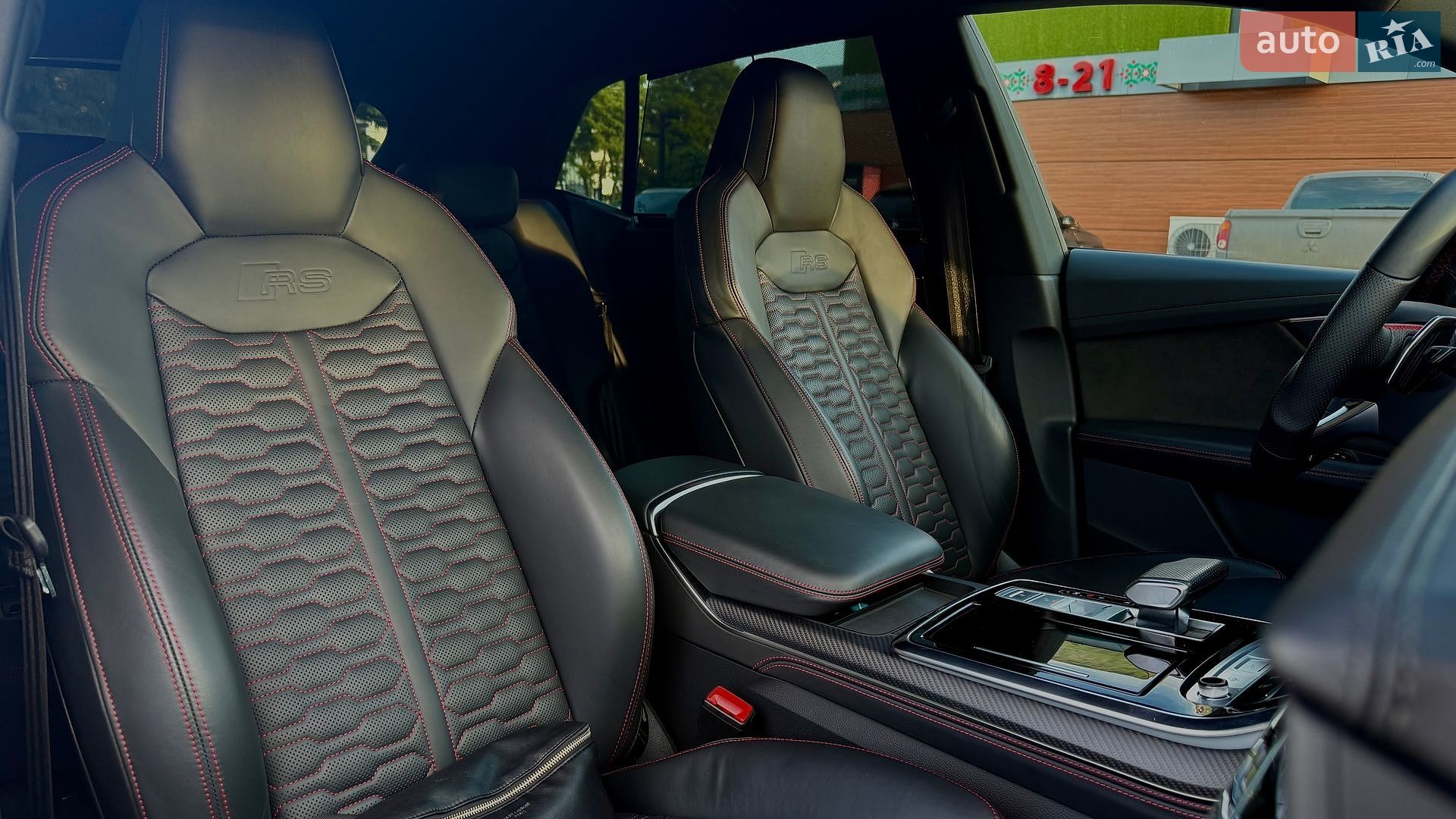 Audi RS Q8 2021 VIN WUAZZZF14ND011006 фото оголошення 19 з 30