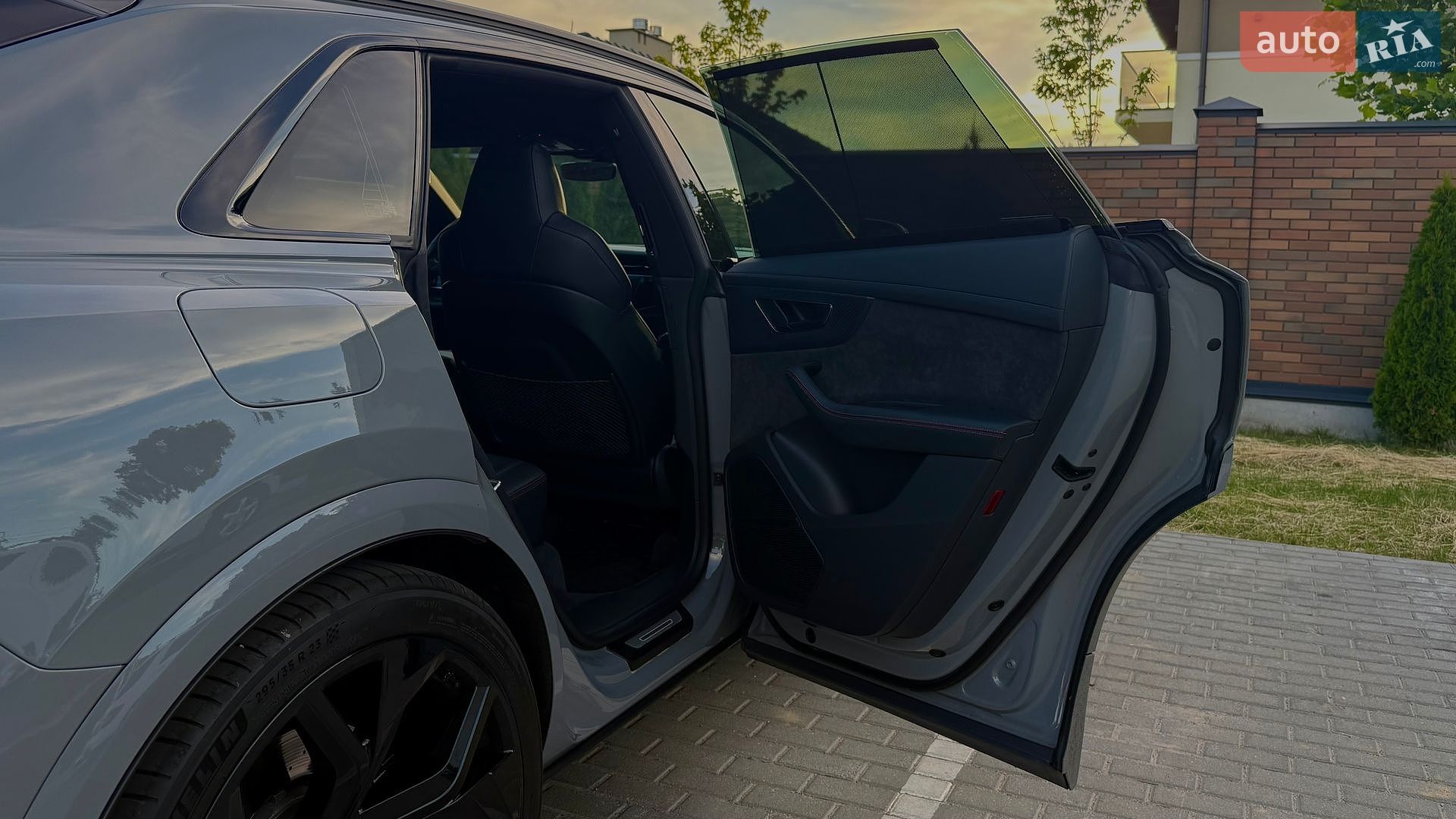 Audi RS Q8 2021 VIN WUAZZZF14ND011006 фото оголошення 22 з 30