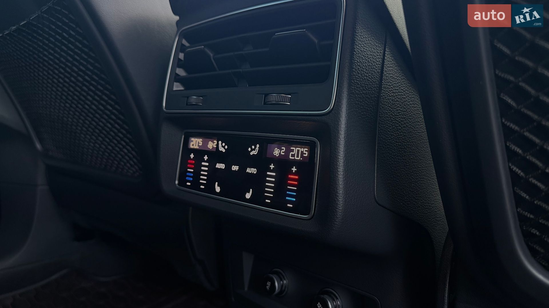 Audi RS Q8 2021 VIN WUAZZZF14ND011006 фото оголошення 24 з 30