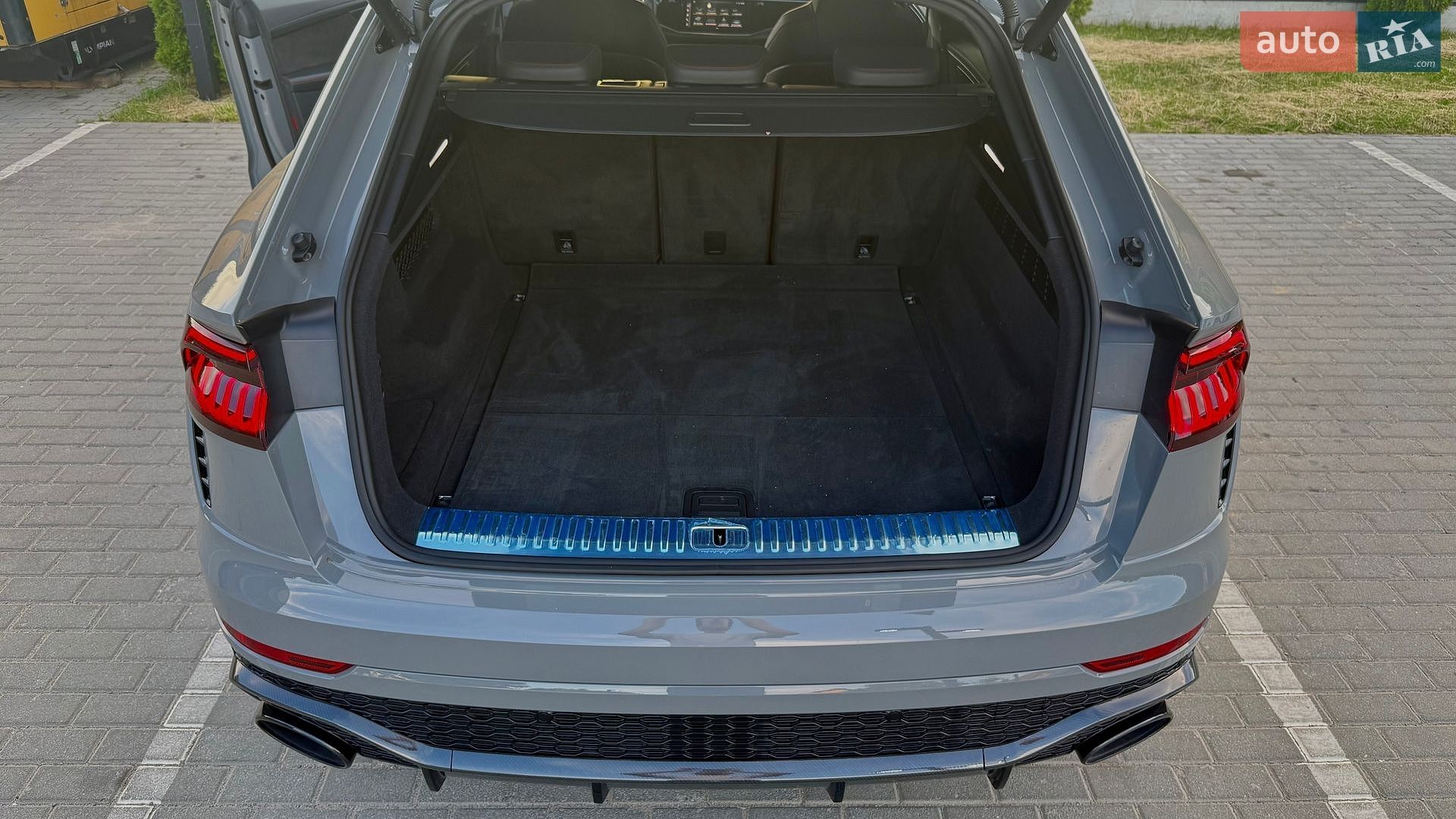 Audi RS Q8 2021 VIN WUAZZZF14ND011006 фото оголошення 29 з 30