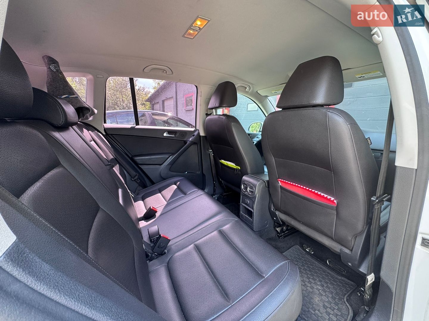 Volkswagen Tiguan 2016 VIN WVGAV7AXXGW602384 фото оголошення 7 з 10