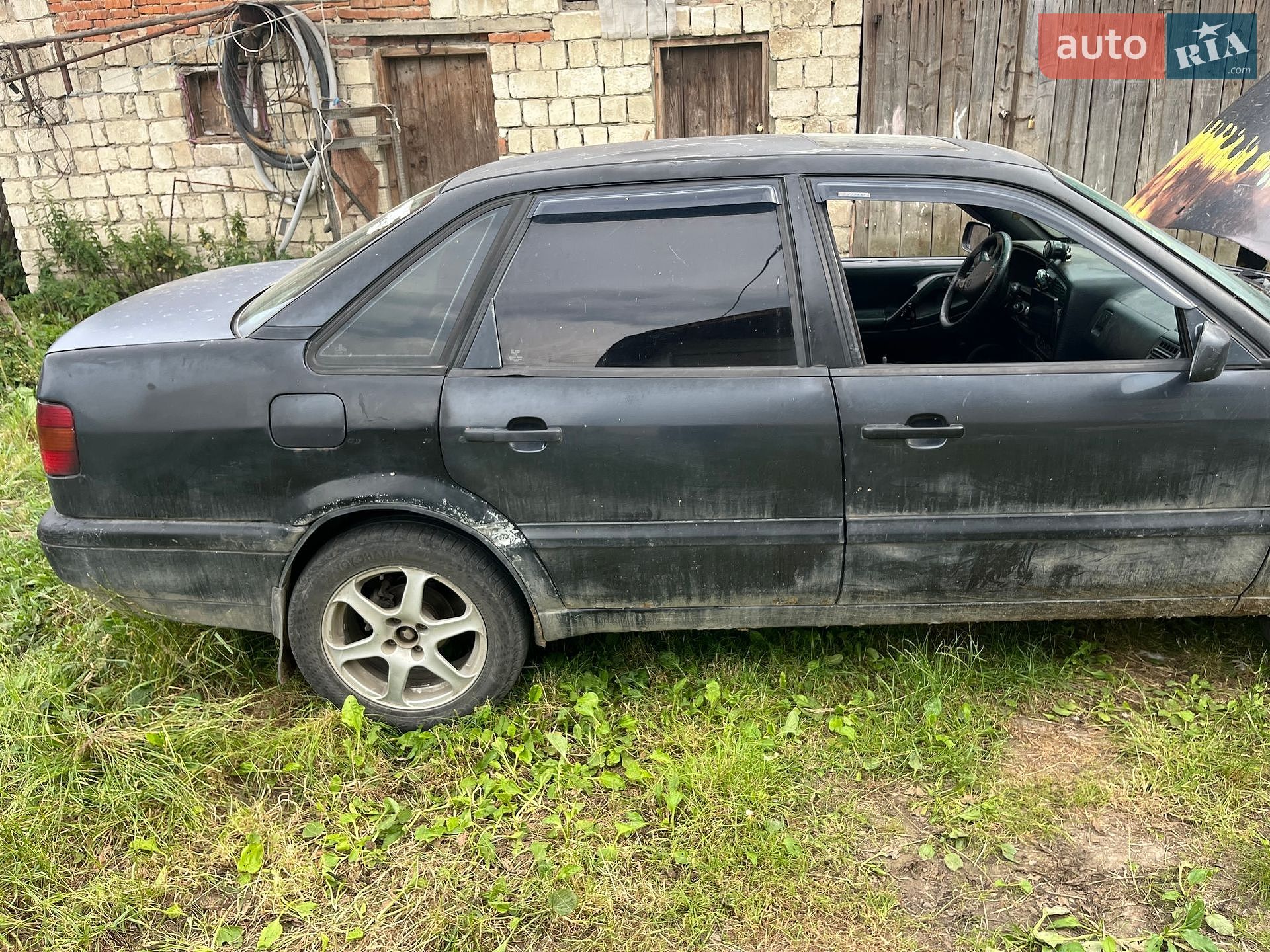 Volkswagen Passat 1994 VIN WVWZZZ3AZRE117071 фото оголошення 2 з 16