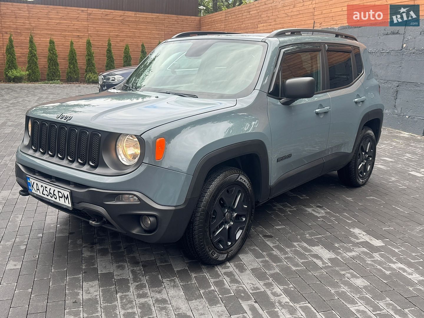 Jeep Renegade 2018 VIN ZACCJBABXJPH35084 фото оголошення 3 з 23
