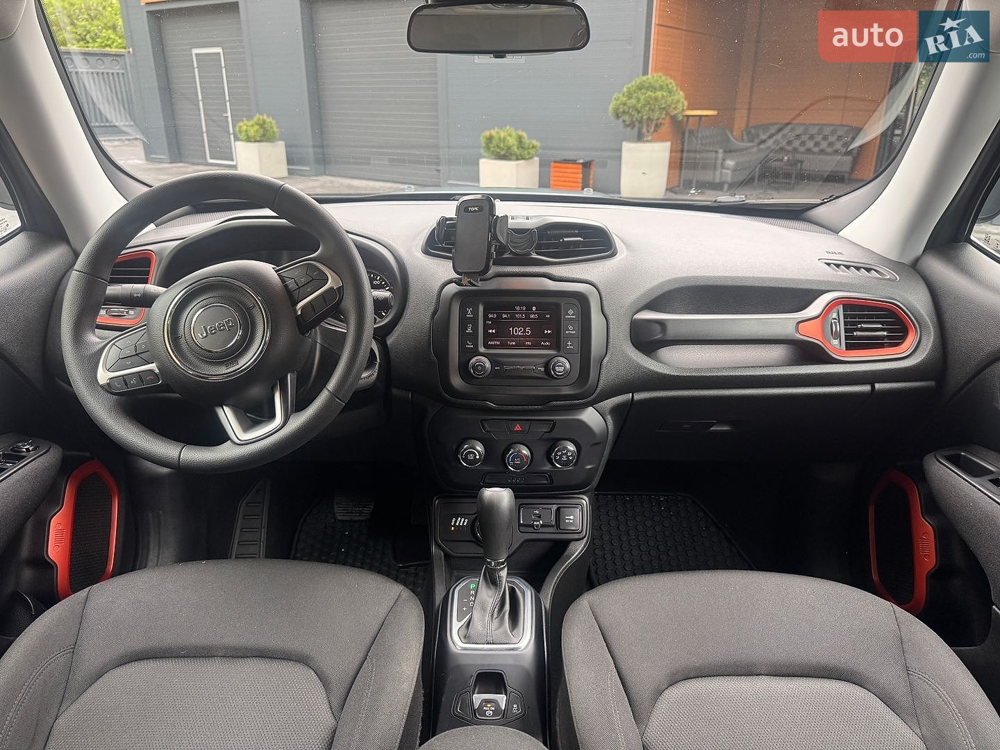 Jeep Renegade 2018 VIN ZACCJBABXJPH35084 фото оголошення 12 з 23