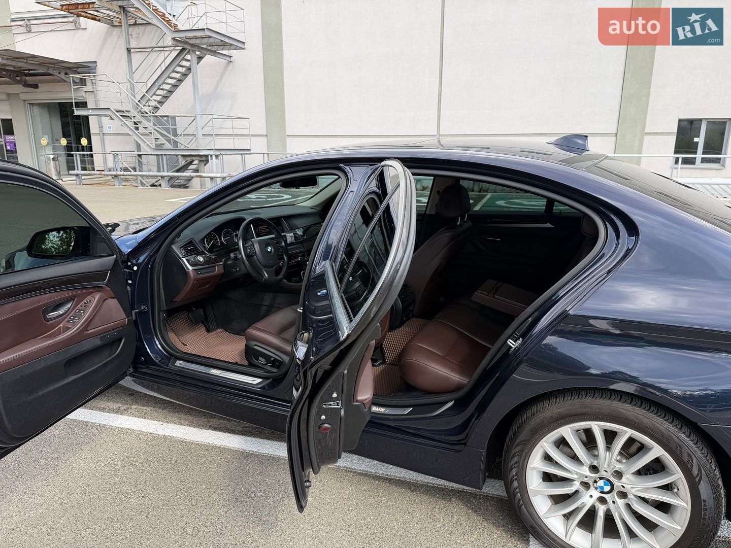 BMW 5 Series 2015 VIN WBA5A7C59GG149380 фото оголошення 13 з 23