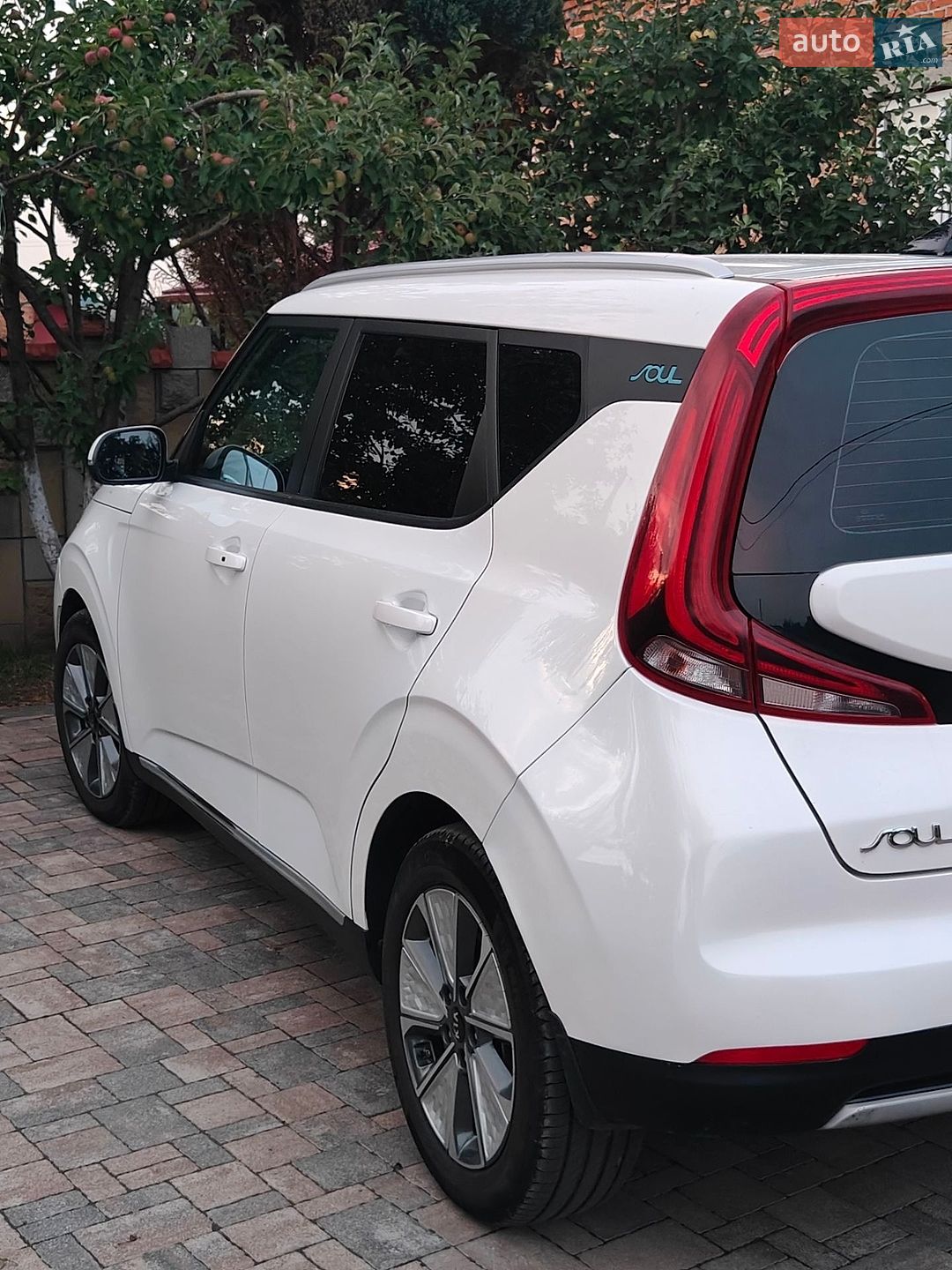 Kia Soul EV 2020 VIN KNAJ2812FM7015600 фото оголошення 5 з 11
