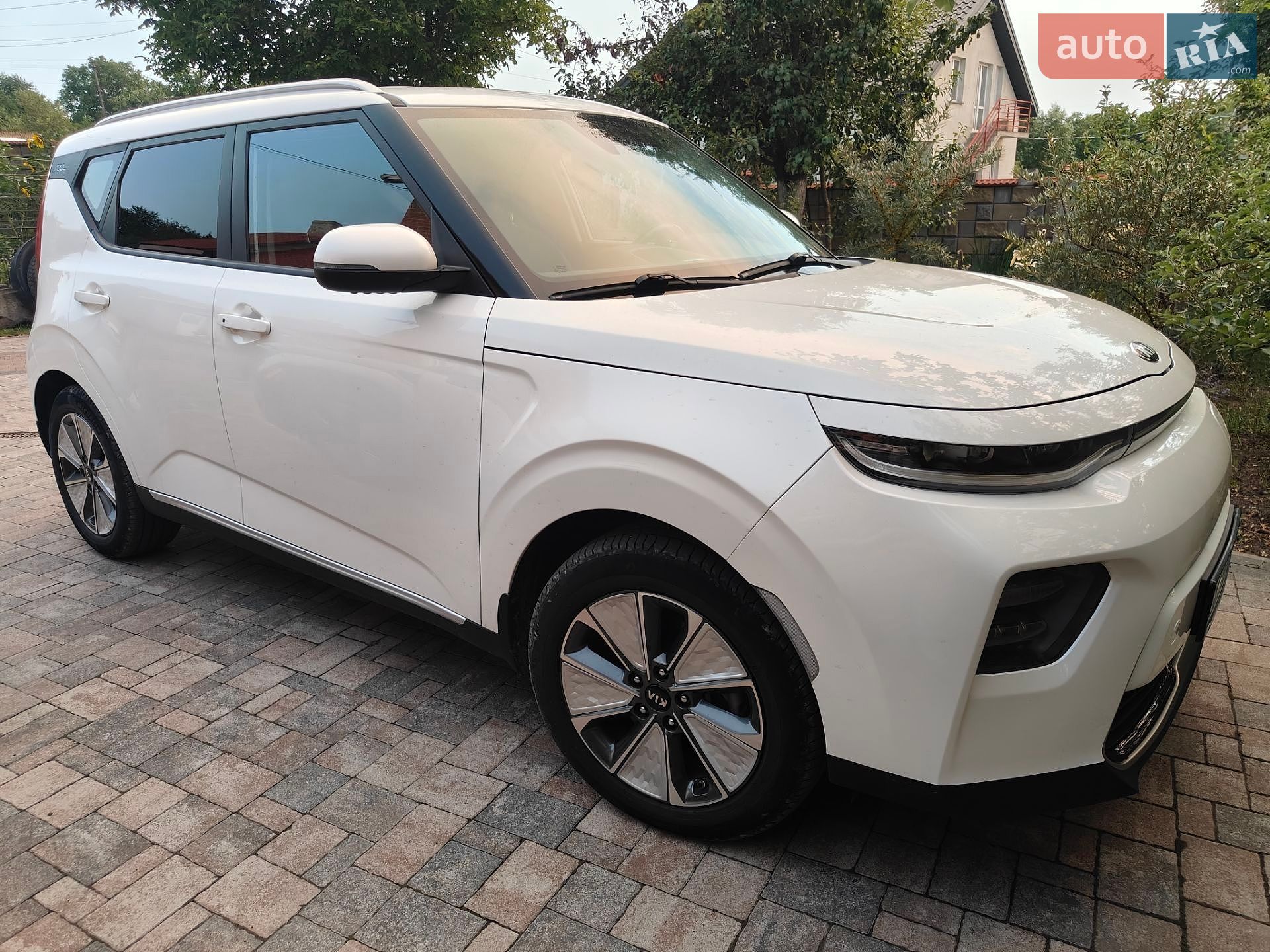 Kia Soul EV 2020 VIN KNAJ2812FM7015600 фото оголошення 10 з 11