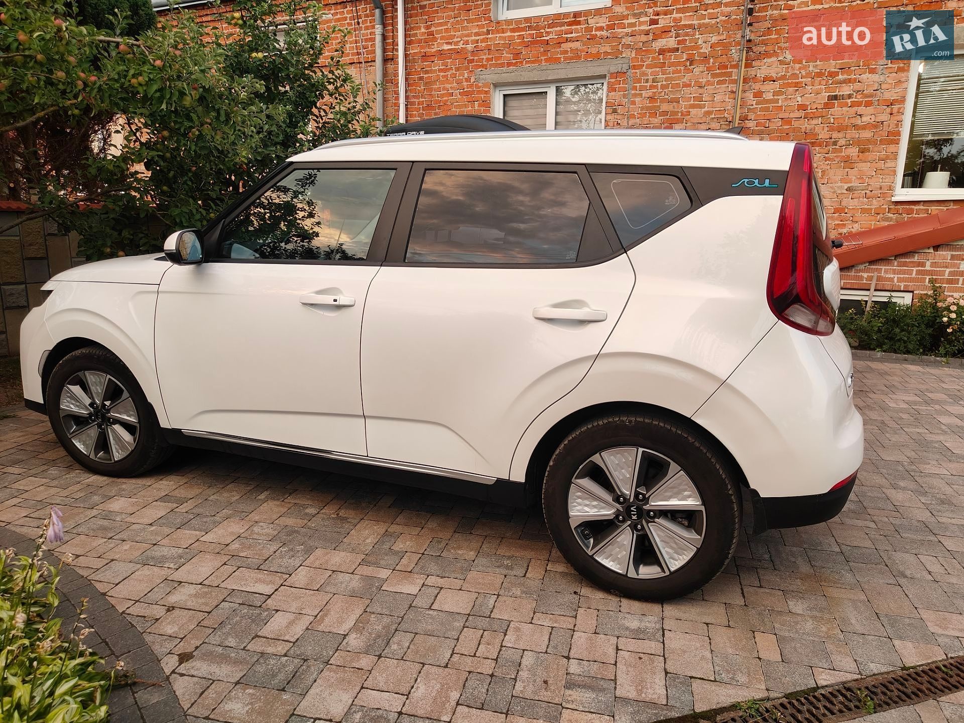 Kia Soul EV 2020 VIN KNAJ2812FM7015600 фото оголошення 9 з 11