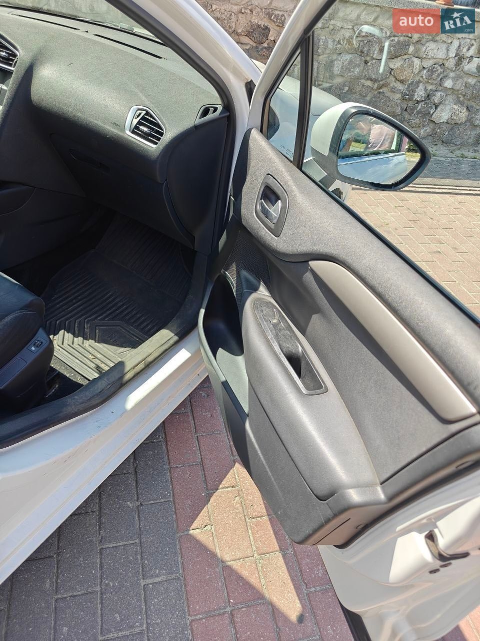 Citroen C4 2011 VIN VF7NC5FS9BY612357 фото оголошення 12 з 16