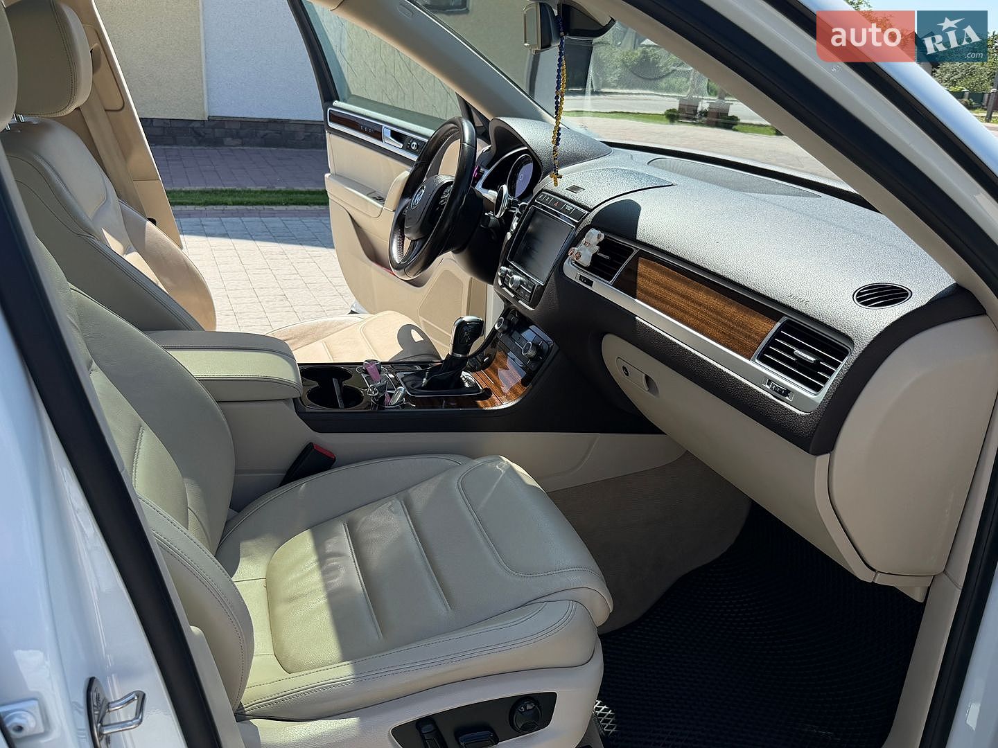 Volkswagen Touareg 2015 VIN WVGEP9BP3FD006758 фото оголошення 14 з 20