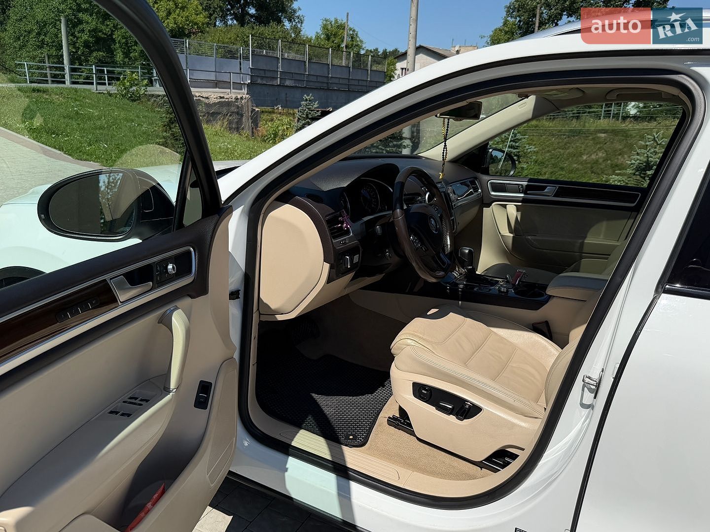 Volkswagen Touareg 2015 VIN WVGEP9BP3FD006758 фото оголошення 17 з 20