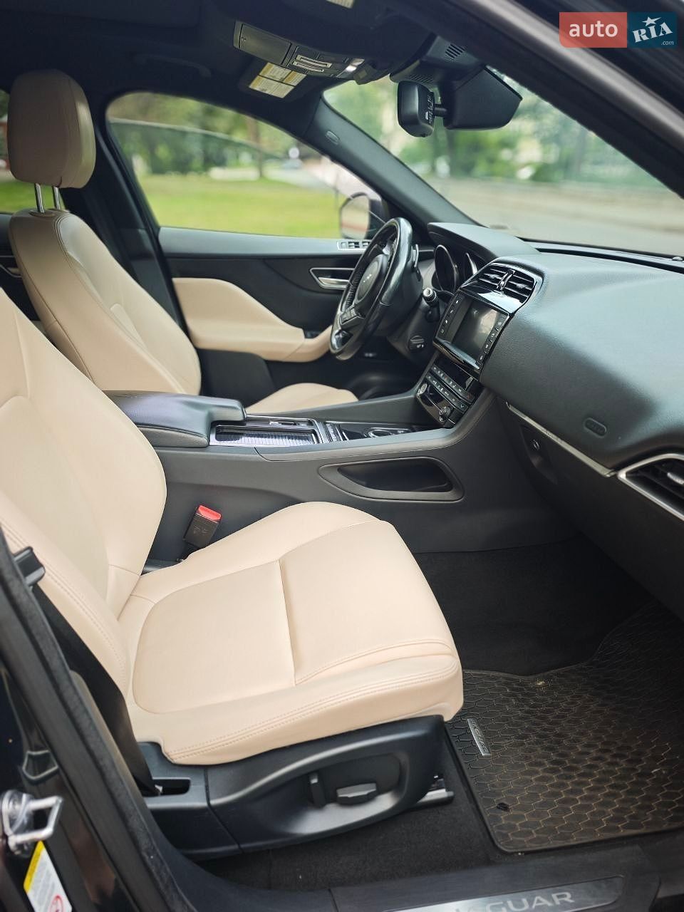 Jaguar F-Pace 2017 VIN SADCJ2FX4JA270956 фото оголошення 18 з 54