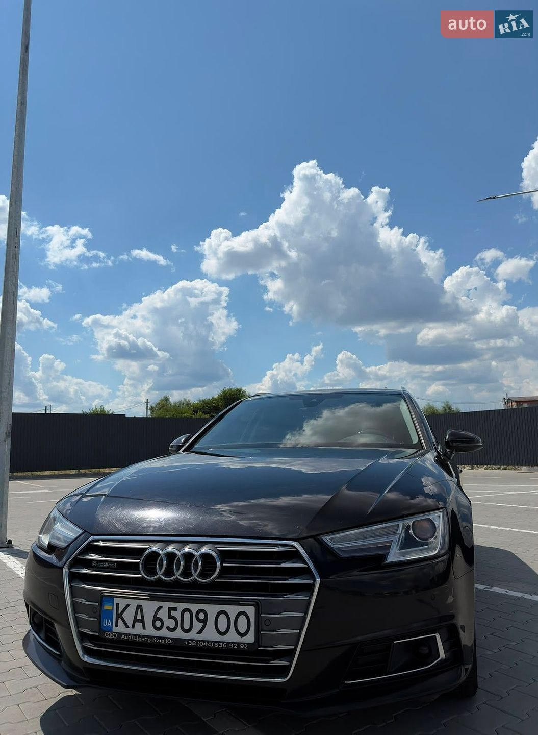 Audi A4 2017 VIN WAUZZZF40JA073891 фото оголошення 4 з 8