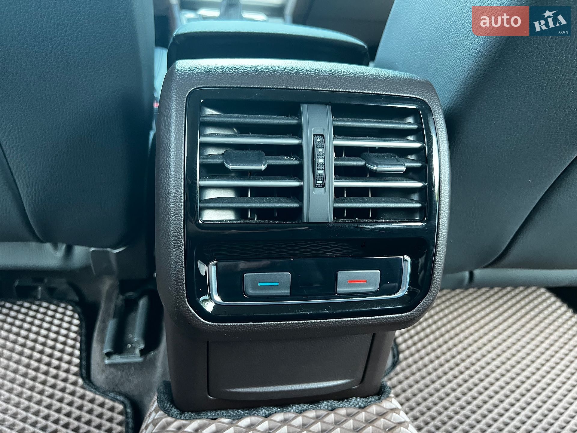 Volkswagen Passat 2016 VIN WVWZZZ3CZGE180912 фото оголошення 35 з 53