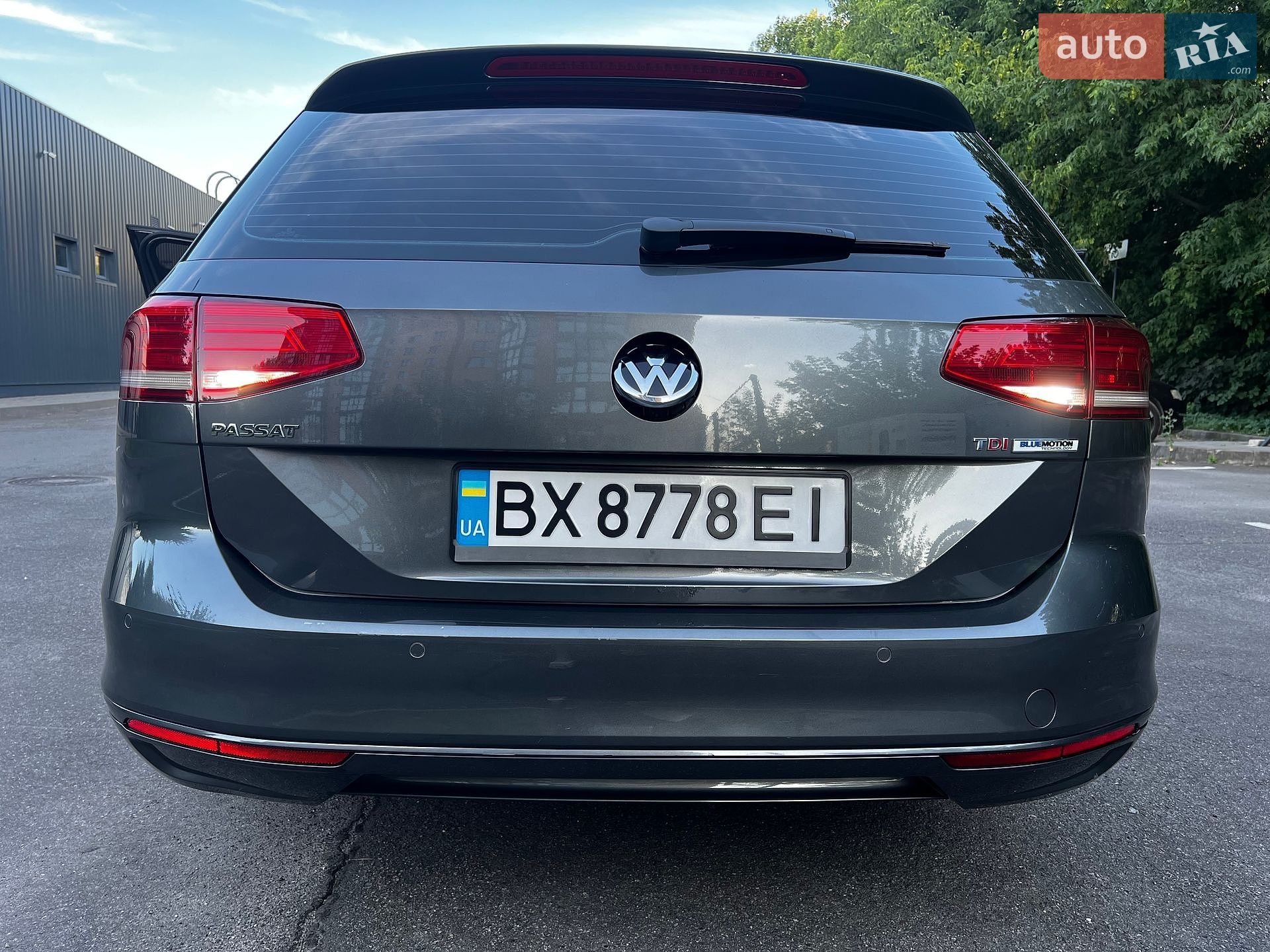 Volkswagen Passat 2016 VIN WVWZZZ3CZGE180912 фото оголошення 9 з 53