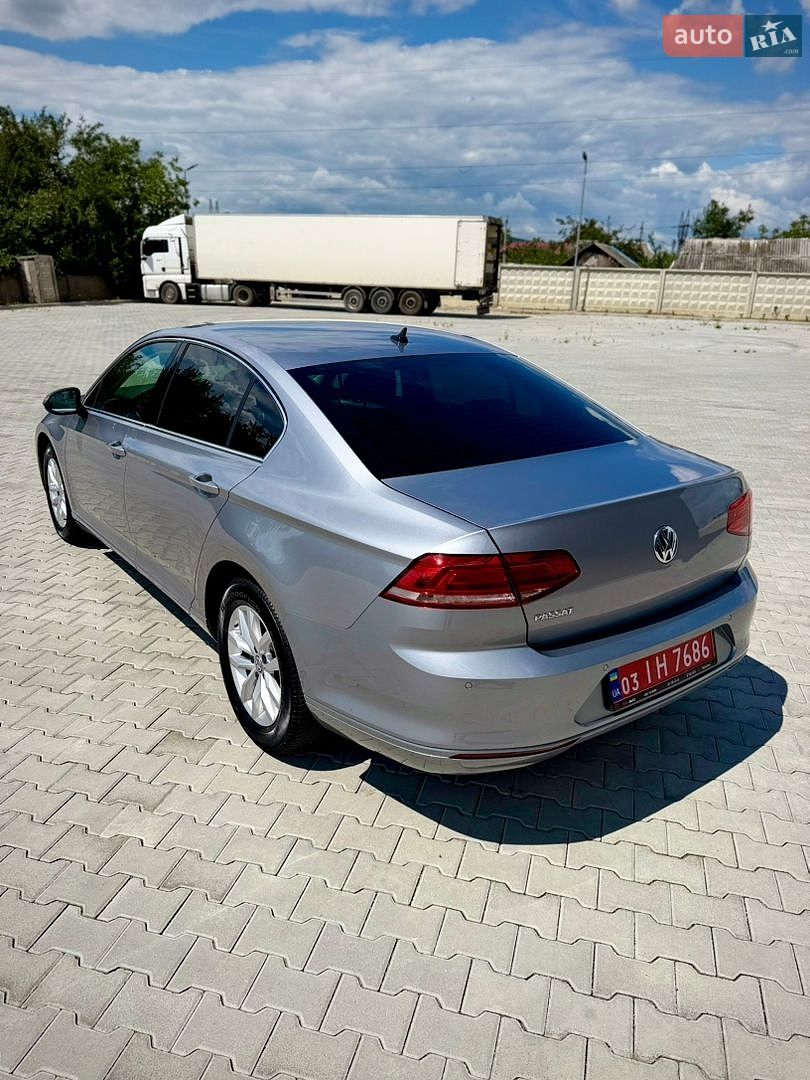 Volkswagen Passat 2018 VIN WVWZZZ3CZJE222712 фото оголошення 11 з 26