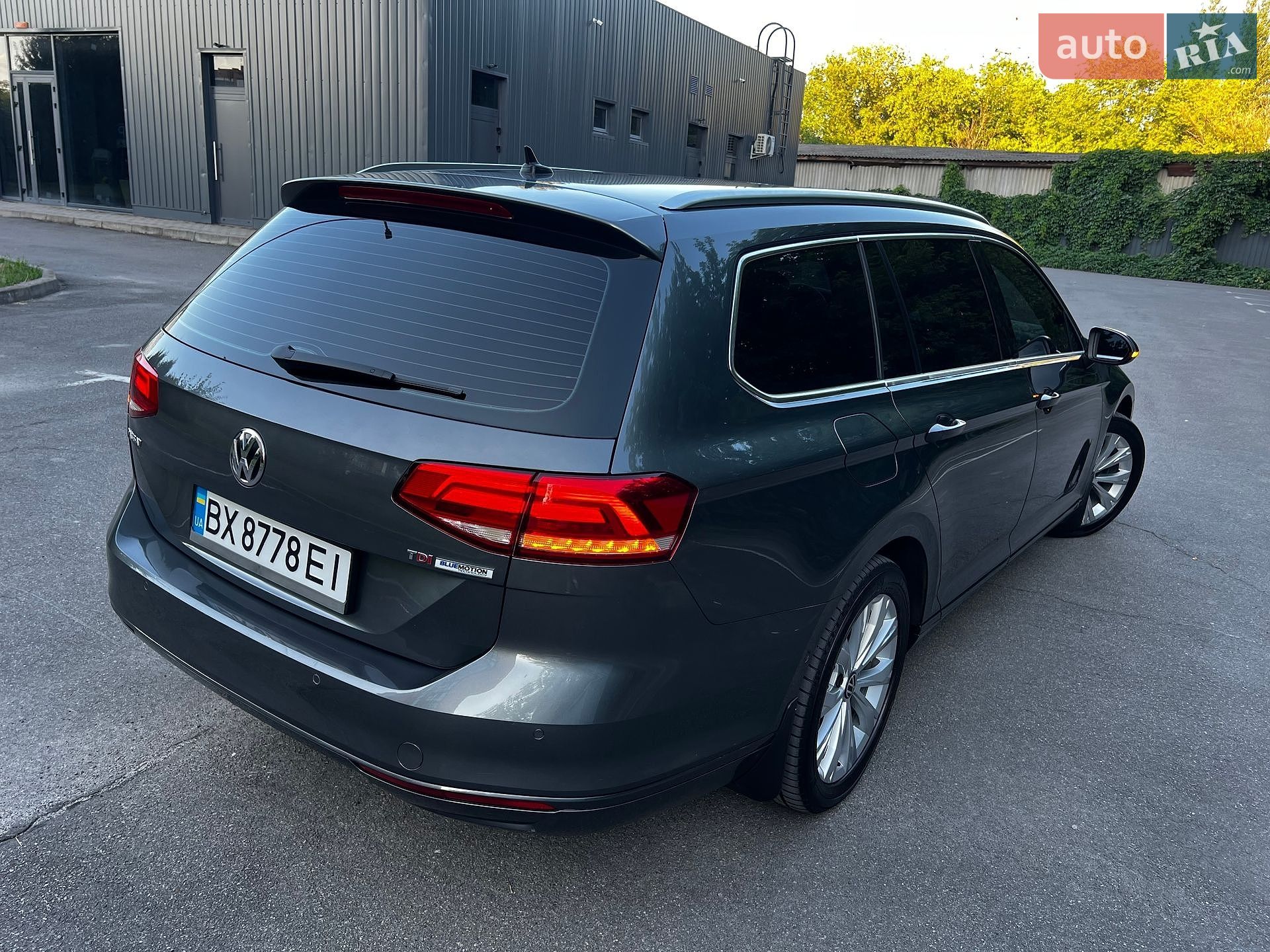 Volkswagen Passat 2016 VIN WVWZZZ3CZGE180912 фото оголошення 13 з 53