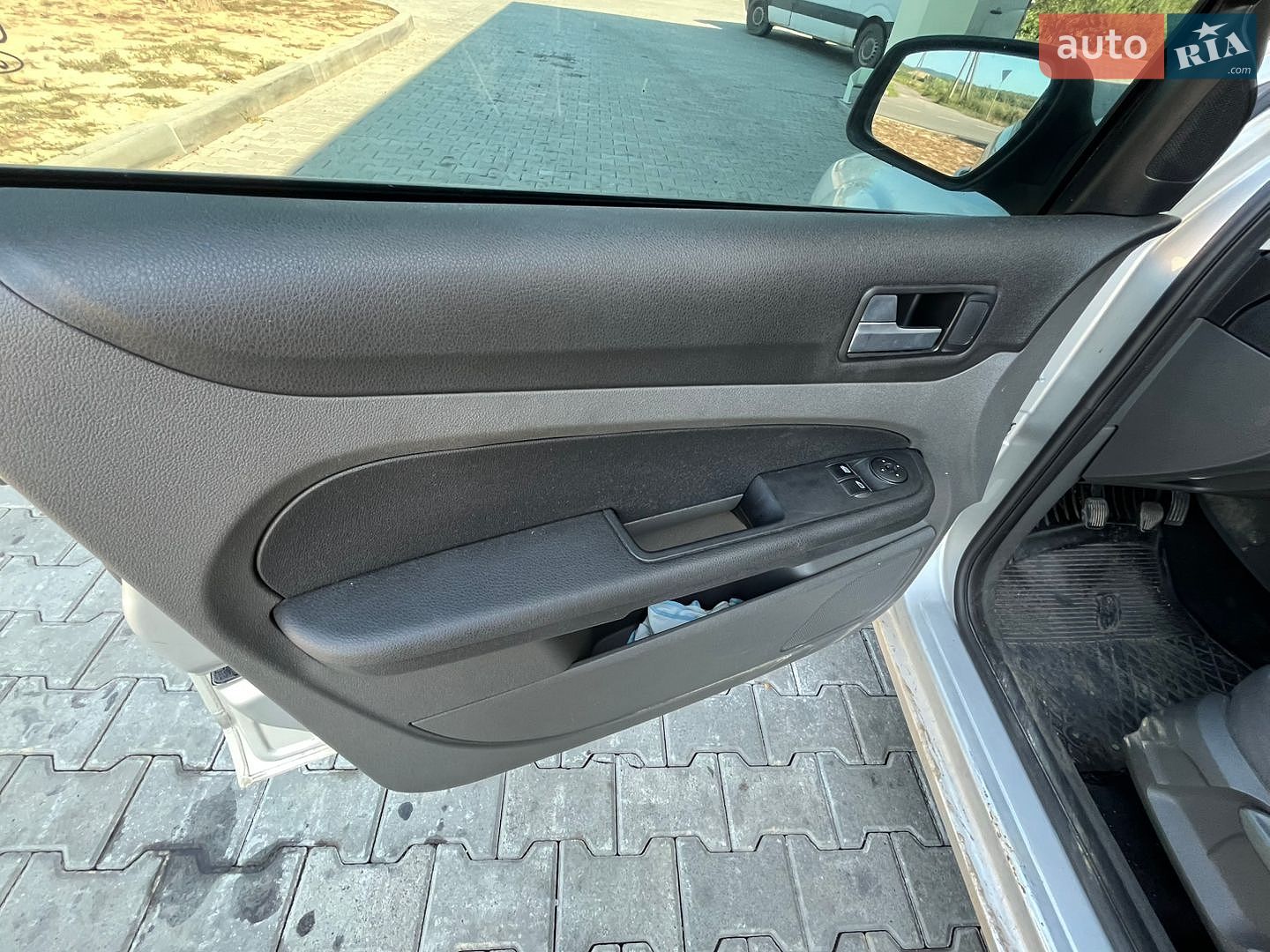 Ford Focus 2006 VIN WF05XXGCD56B03332 фото оголошення 13 з 17