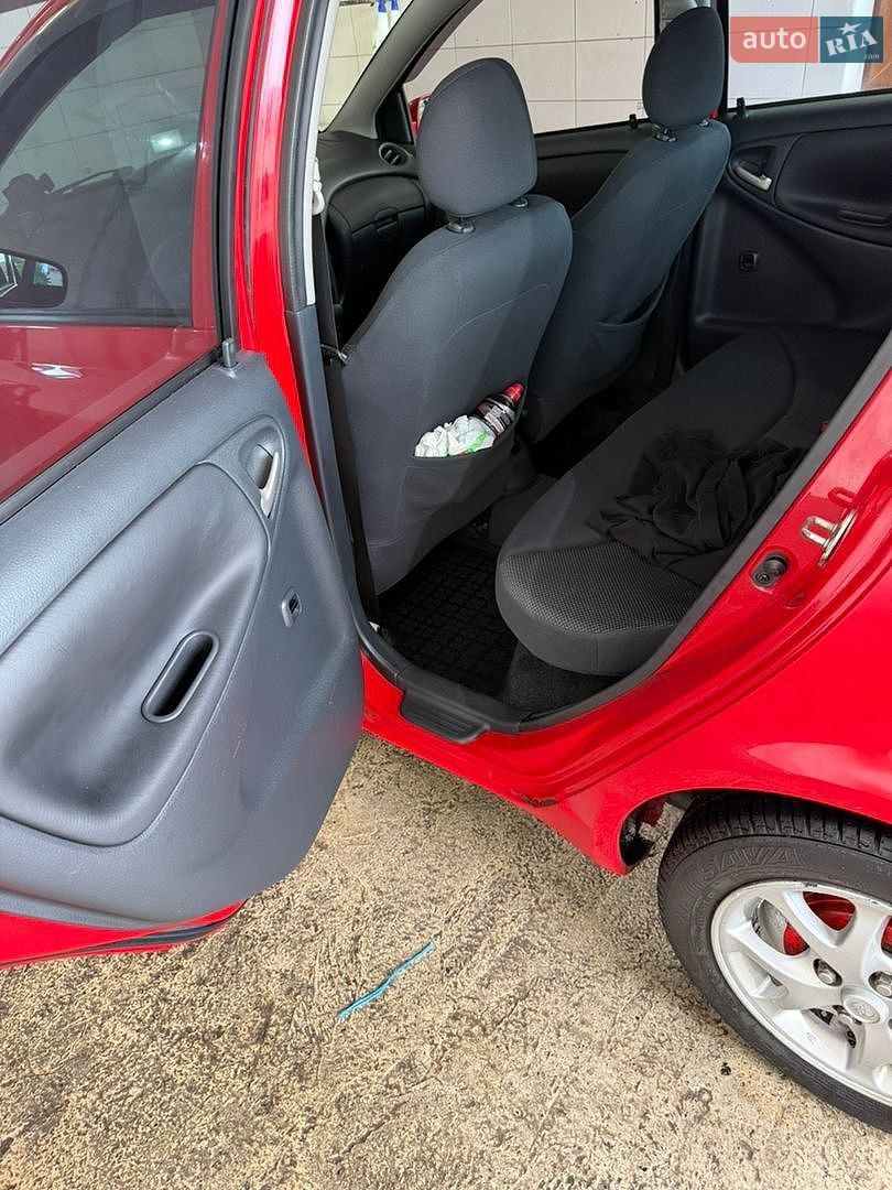 Toyota Yaris 2003 VIN VNKKL18370A043143 фото оголошення 7 з 13