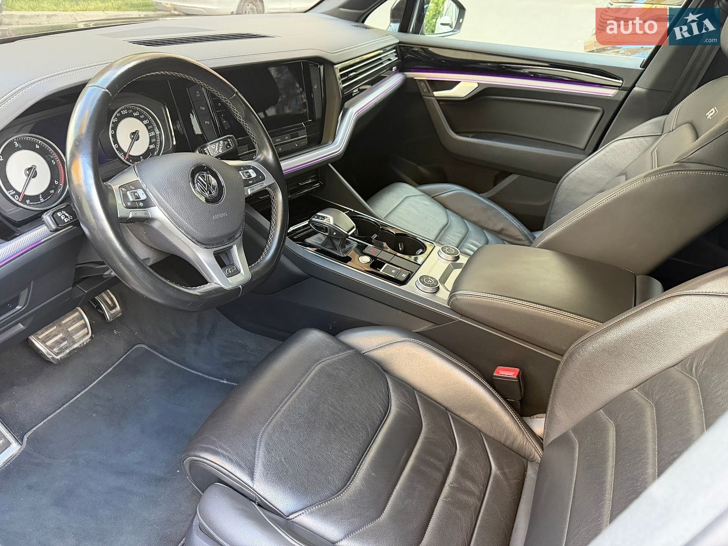Volkswagen Touareg 2018 VIN WVGZZZCRZKD010720 фото оголошення 14 з 25