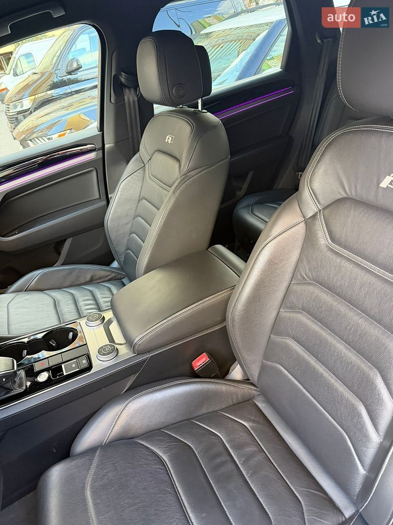 Volkswagen Touareg 2018 VIN WVGZZZCRZKD010720 фото оголошення 21 з 25