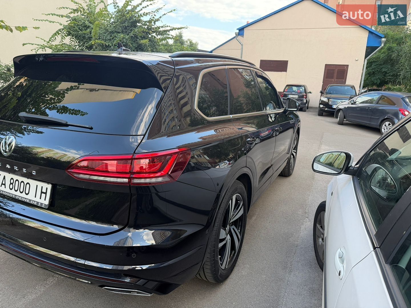 Volkswagen Touareg 2018 VIN WVGZZZCRZKD010720 фото оголошення 5 з 25