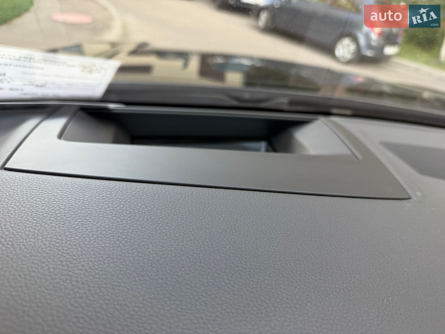 Volkswagen Touareg 2018 VIN WVGZZZCRZKD010720 фото оголошення 11 з 25