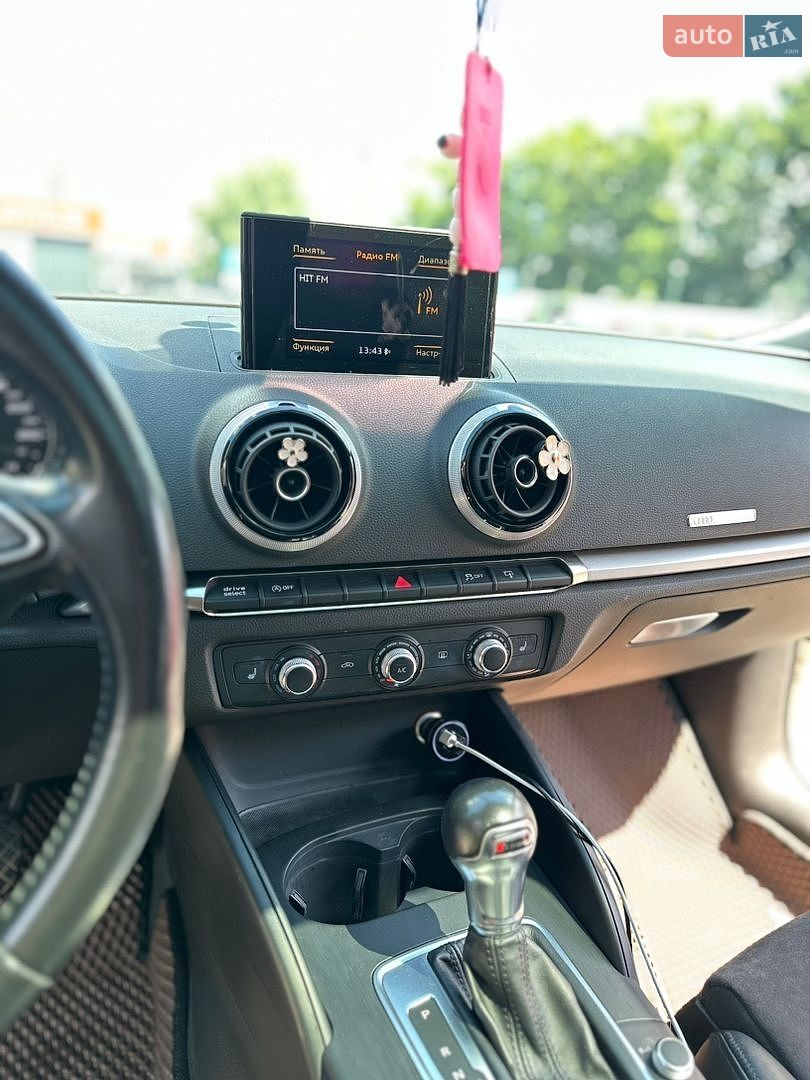 Audi A3 2016 VIN WAUZZZ8V1GA166496 фото оголошення 14 з 19