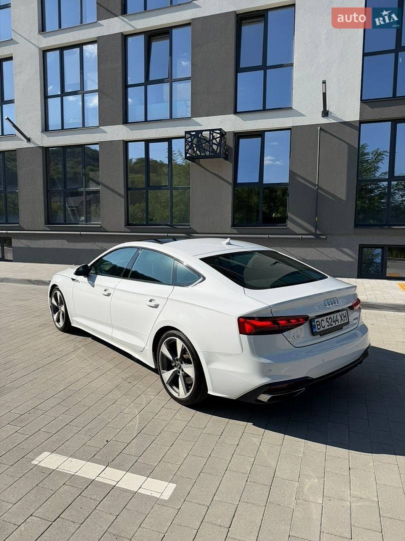Audi A5 Sportback 2019 VIN WAUCNCF53LA001402 фото оголошення 2 з 7