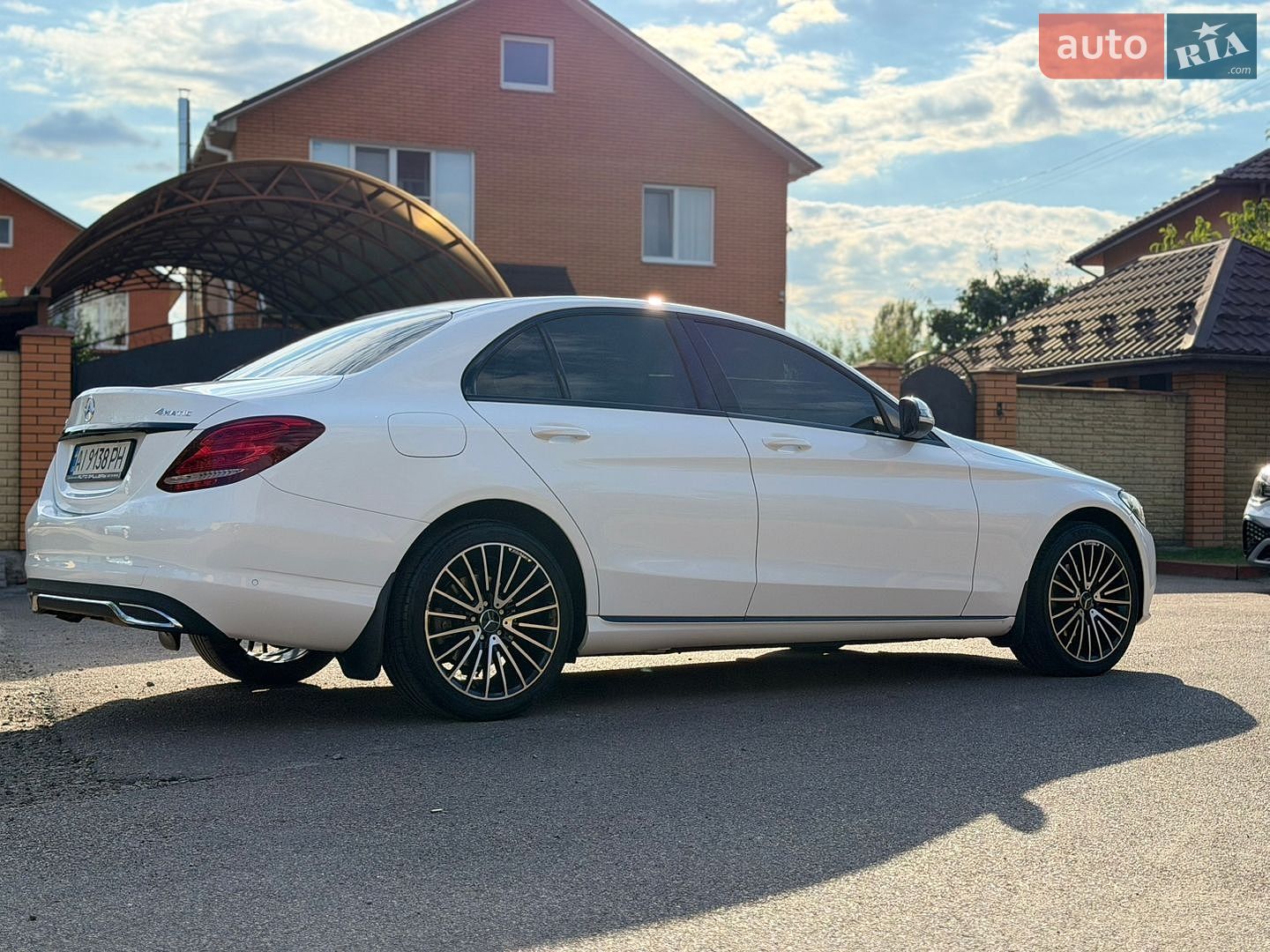 Mercedes-Benz C-Class 2015 VIN WDD2050431R110067 фото оголошення 4 з 18