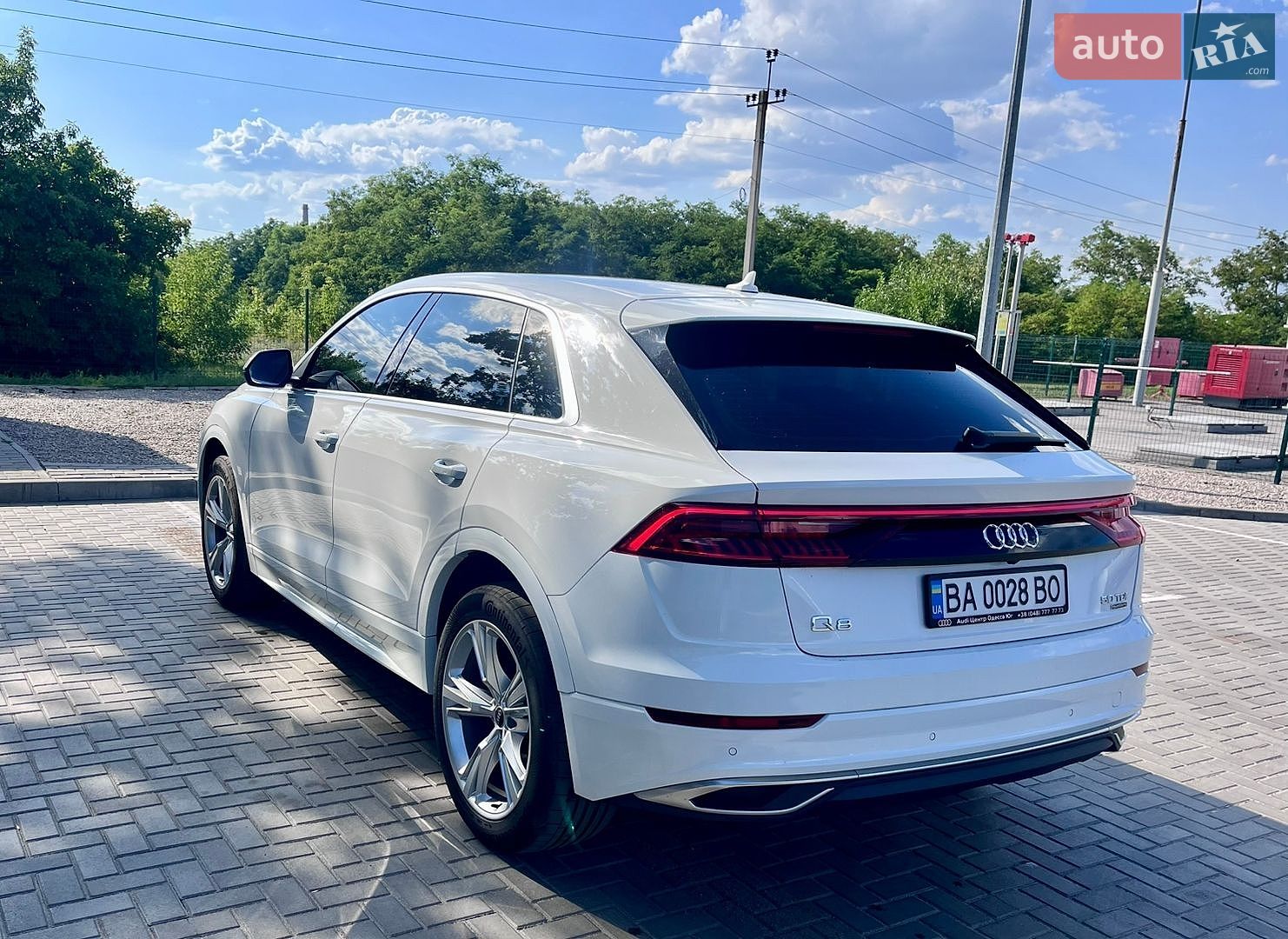 Audi Q8 2020 VIN WAUZZZF18LD026938 фото оголошення 11 з 16